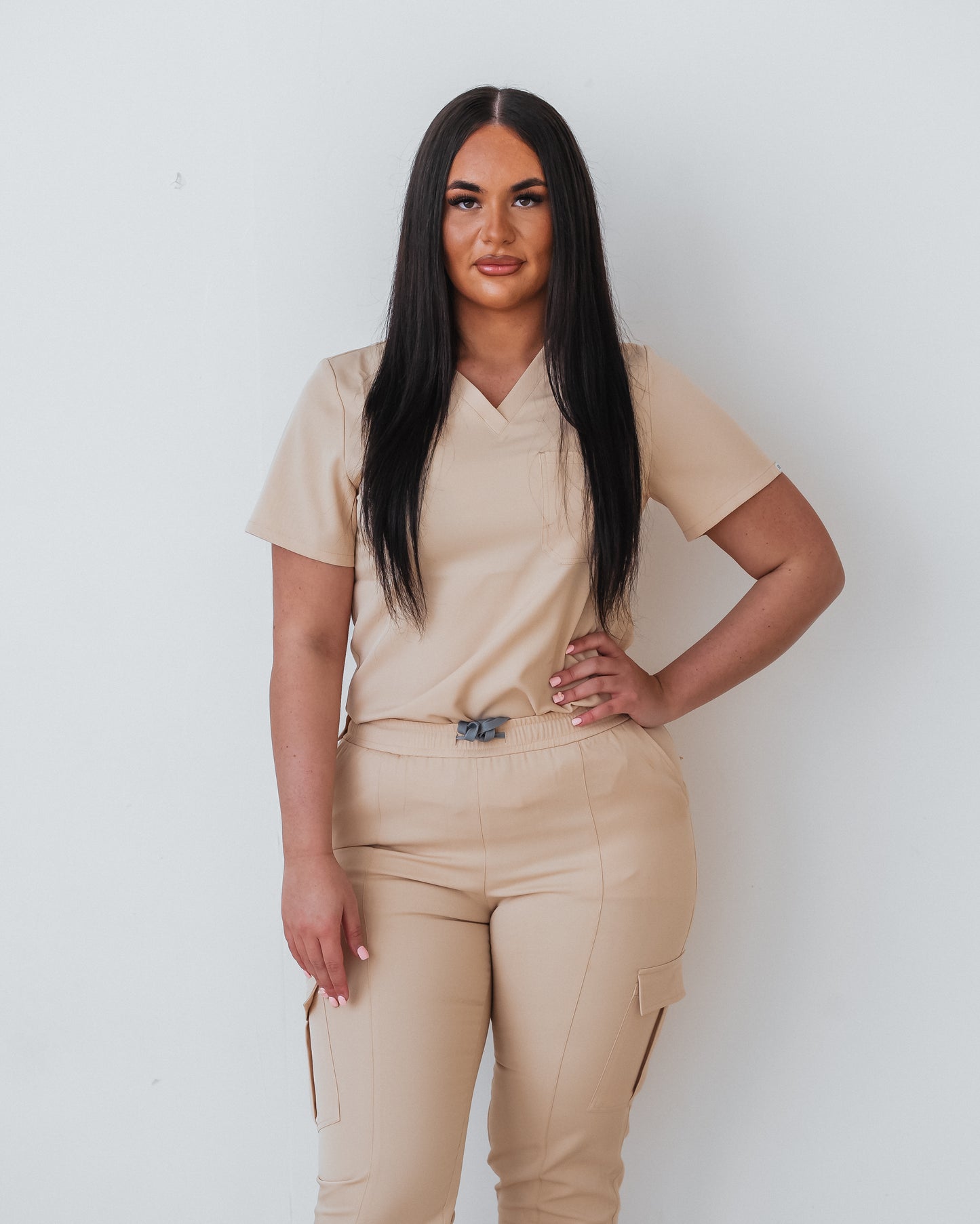 Maebelle scrub set (nude)